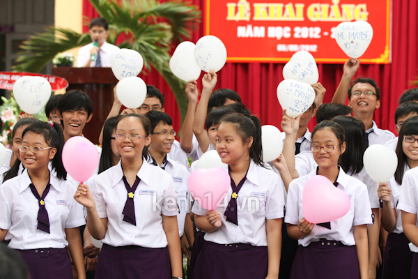 teen-ntmk-va-marie-curie-chao-don-khoi-10-cuc-de-thuong