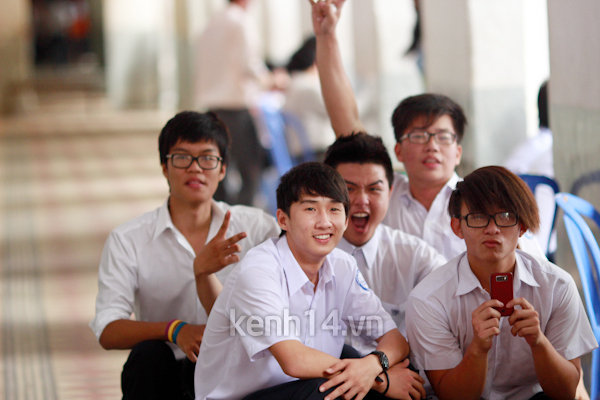 teen-ntmk-va-marie-curie-chao-don-khoi-10-cuc-de-thuong