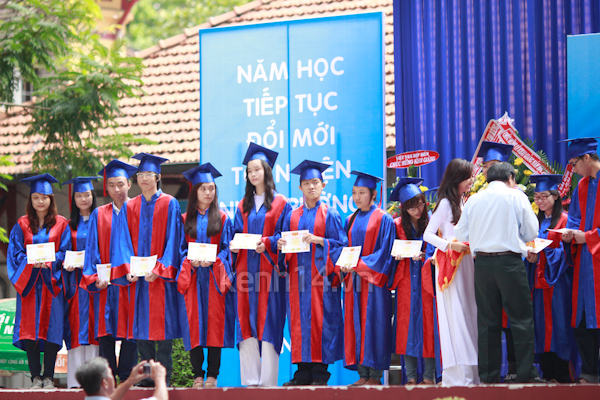 teen-ntmk-va-marie-curie-chao-don-khoi-10-cuc-de-thuong