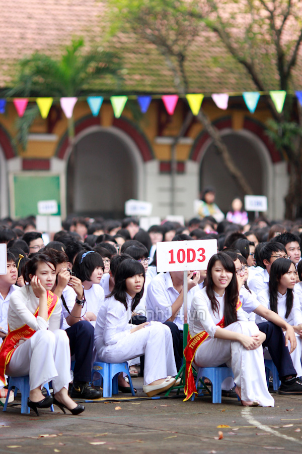 teen-ntmk-va-marie-curie-chao-don-khoi-10-cuc-de-thuong