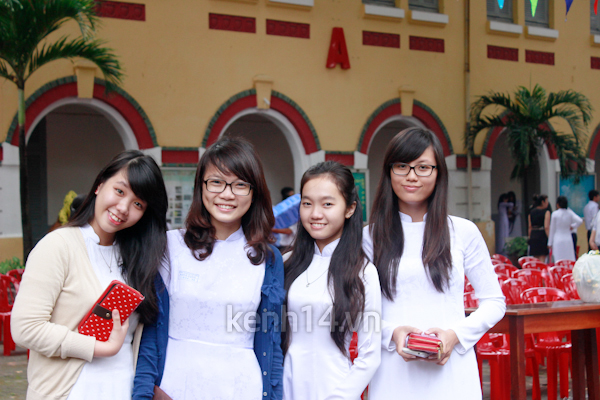 teen-ntmk-va-marie-curie-chao-don-khoi-10-cuc-de-thuong