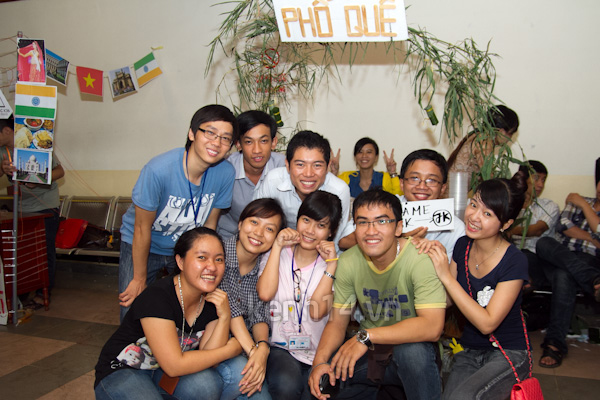 mot-ngay-lan-lon-cuc-vui-cua-sinh-vien-dh-kinh-te