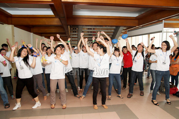 mot-ngay-lan-lon-cuc-vui-cua-sinh-vien-dh-kinh-te