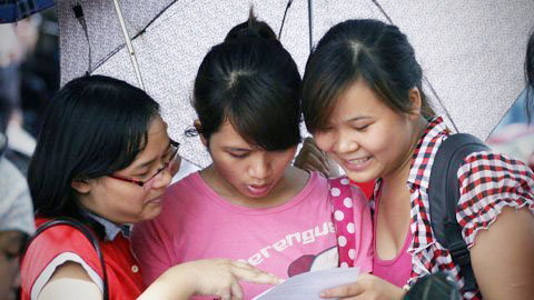Gi&atilde;n thời gian thu học ph&iacute; cho sinh vi&ecirc;n