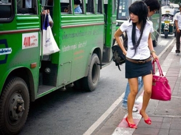 Nữ sinh Thái "học càng cao, váy càng ngắn" 7