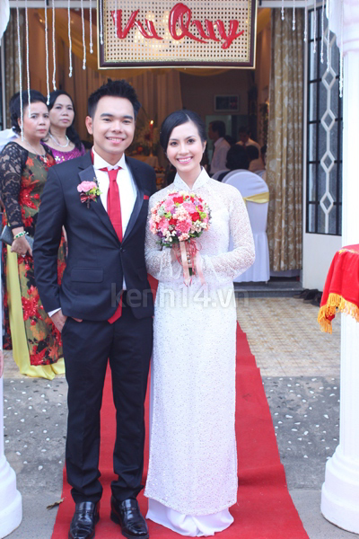 Miss Teen Huyền Trang được xe Limousine đón trong lễ rước dâu 58