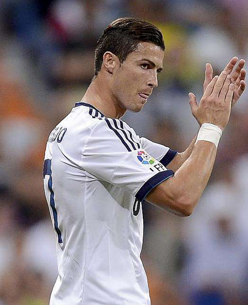 ronaldo-buon-khong-vi-tien