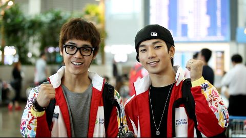 2-mau-mblaq-bi-nghi-sap-toi-viet-nam