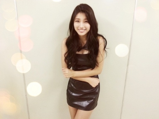 suzy-miss-a-lo-anh-sexy-tu-hoi-be-ti