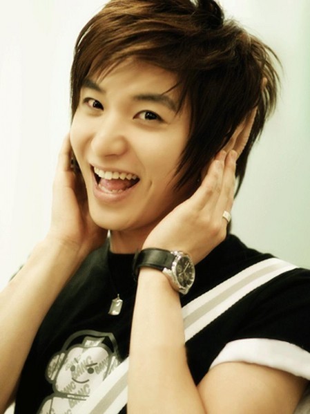 cong-bo-ngay-nhap-ngu-cua-leeteuk-suu