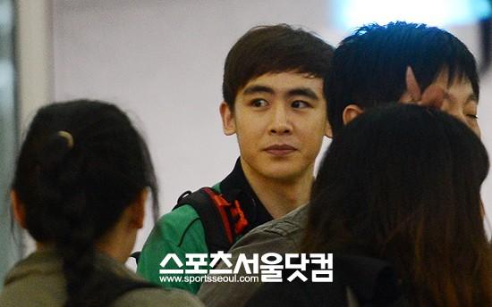 nichkhun-lan-dau-xuat-hien-cong-khai-sau-scandal