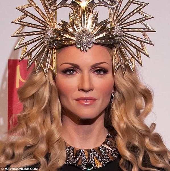 tuong-sap-madonna-an-gian-tuoi-so-voi-thuc-te