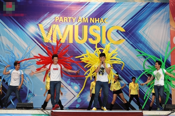 vmusic-bien-hoa-hoanh-trang-trong-party-am-nhac