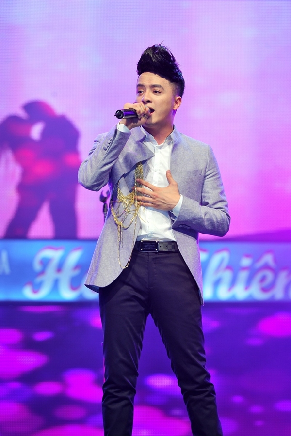 HLV The Voice hát cùng BGK Vietnam Idol