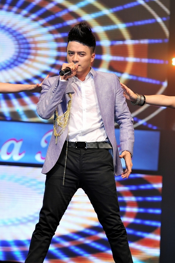 HLV The Voice h&aacute;t c&ugrave;ng BGK Vietnam Idol