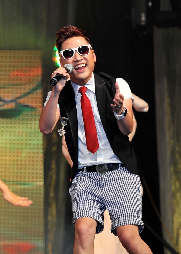 HLV The Voice hát cùng BGK Vietnam Idol