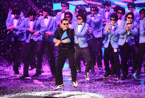 EMA 2012: Psy "bật" cả Lady Gaga và Rihanna 12
