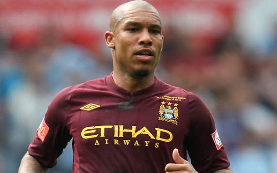 maicon-co-the-se-den-man-city