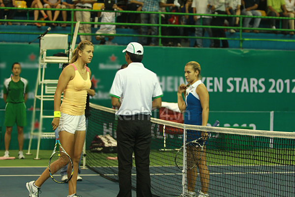 azarenka-toan-thang-trong-cac-tran-thi-dau-tai-viet-nam