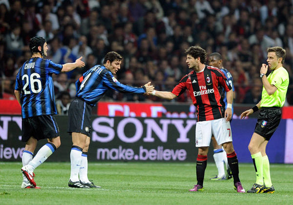 ac-milan-inter-milan-derby-vang-ve