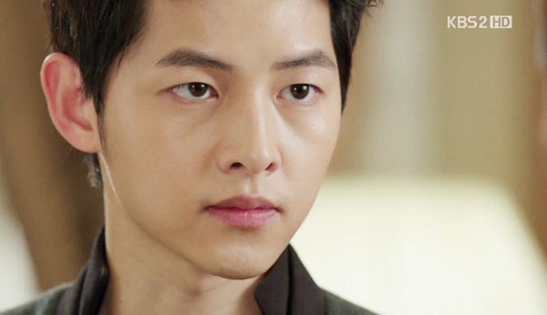 Song Joong Ki bị tố tiết lộ t&agrave;i liệu mật 4