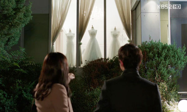 Moon Chae Won cầu h&ocirc;n Song Joong Ki 6