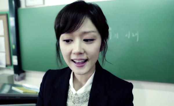 "Cô giáo" Jang Na Ra ngỡ ngàng hứng mưa giấy 3