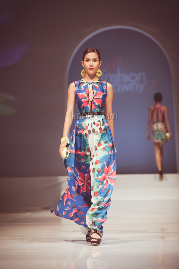 xem-dep-fashion-runway-cap-nhat-xu-huong-thudong-2012