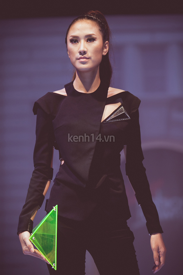 xem-dep-fashion-runway-cap-nhat-xu-huong-thudong-2012