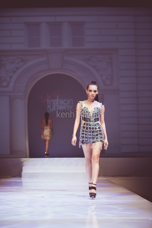 xem-dep-fashion-runway-cap-nhat-xu-huong-thudong-2012