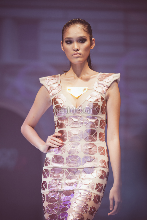 xem-dep-fashion-runway-cap-nhat-xu-huong-thudong-2012