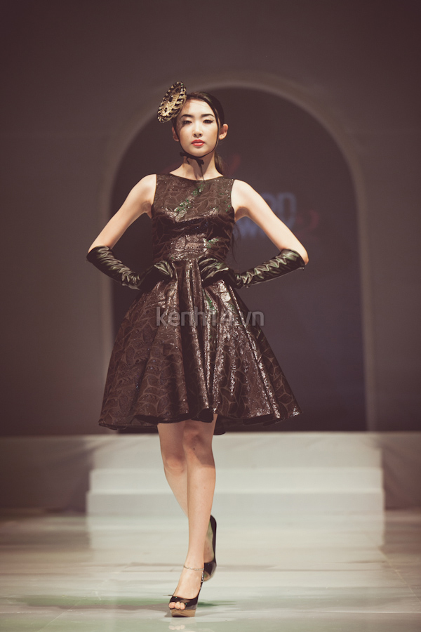xem-dep-fashion-runway-cap-nhat-xu-huong-thudong-2012