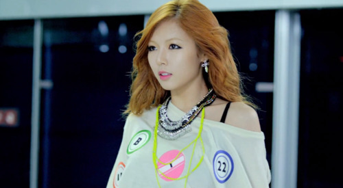 make-up-la-nhu-hyuna-trong-oppa-gangnam-xtyle