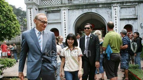 nghe-co-ban-de-thuong-ke-ve-cong-viec-travelmate