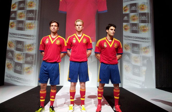 ĐTQG Tây Ban Nha ra mắt mẫu áo đấu mới cực chất 3