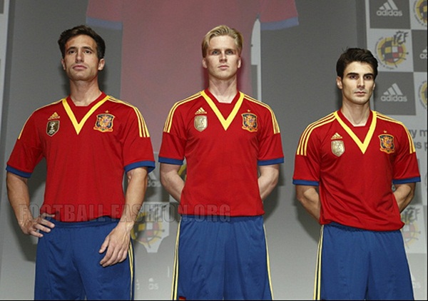 ĐTQG Tây Ban Nha ra mắt mẫu áo đấu mới cực chất 4