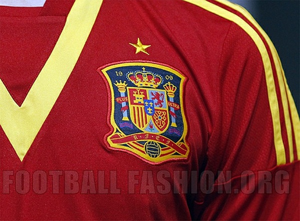 ĐTQG Tây Ban Nha ra mắt mẫu áo đấu mới cực chất 5