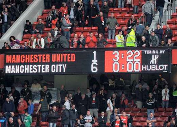Những khoảnh khắc quá khứ ấn tượng của derby thành Manchester 23