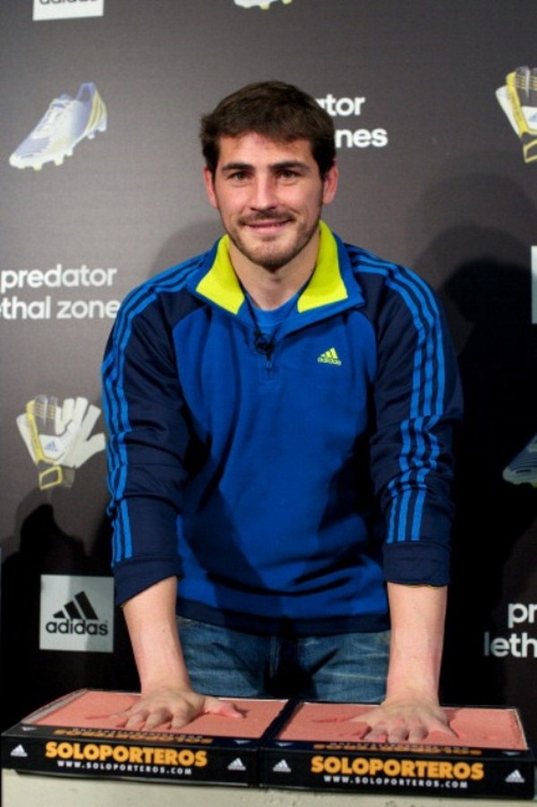 Iker Casillas được Adidas &ldquo;chọn mặt gửi v&agrave;ng&rdquo; l&agrave;m đại diện 4