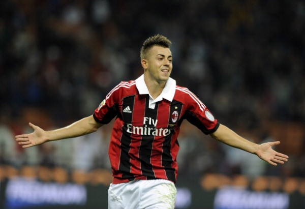 ac-milan-cagliari-suc-manh-chu-nha