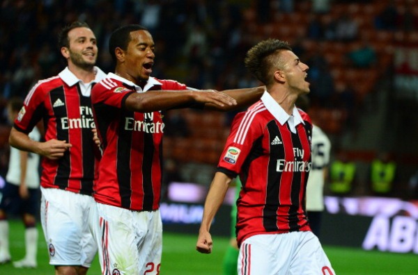 ac-milan-cagliari-suc-manh-chu-nha