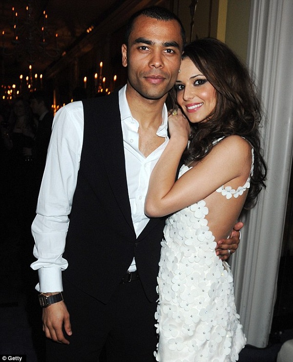 cheryl-lo-so-mac-benh-xa-hoi-vi-ashley-cole