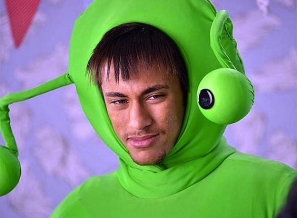 neymar-sot-sang-chuan-bi-cho-le-halloween