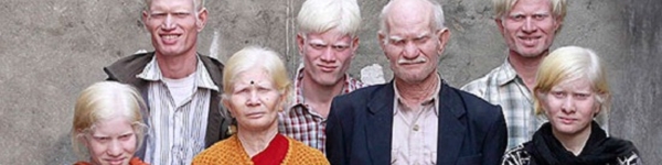 cam-dong-voi-loat-anh-nguoi-mau-bach-tang