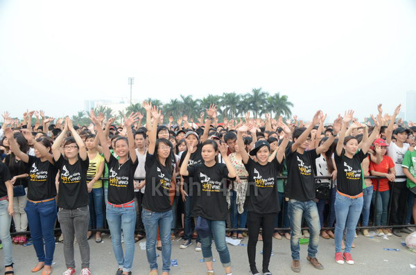 ha-noi-ky-luc-nhay-va-hat-tap-the-lon-nhat-viet-nam