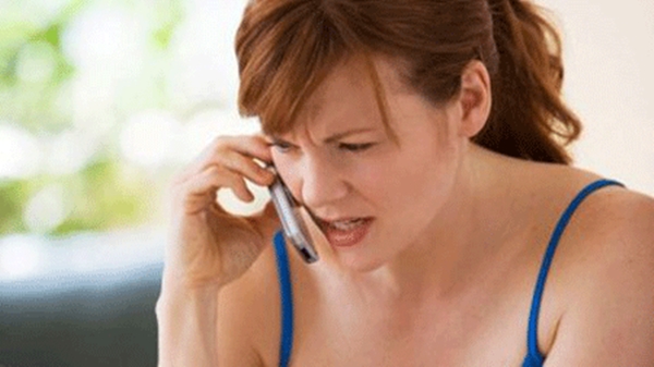 Gọi gần 6000 cuộc điện thoại v&igrave; "của qu&yacute;" mắc kẹt