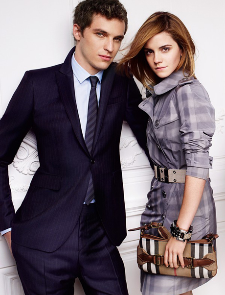 Emma Watson tiếp tục được Burberry 