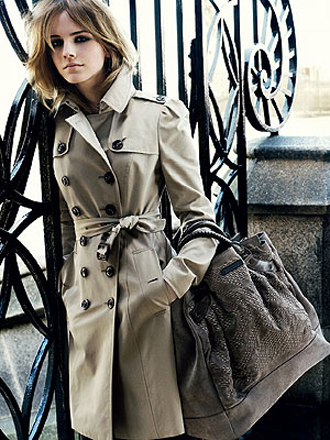 Emma Watson tiếp tục được Burberry 