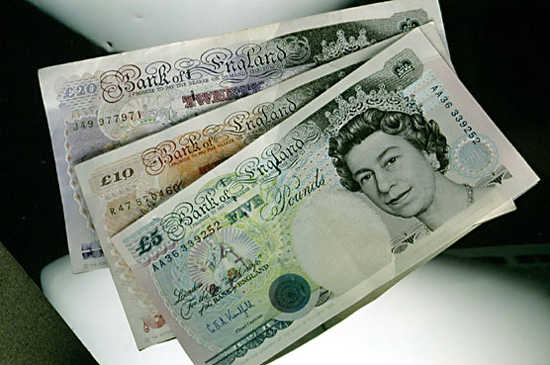 Đồng tiền Đồng bảng Anh đã trở thành biểu tượng của nền kinh tế lớn thứ năm trên thế giới - Vương quốc Anh. Những năm qua, đồng bảng Anh luôn là một trong các đồng tiền chịu ảnh hưởng lớn của thị trường tài chính thế giới. Đừng bỏ lỡ cơ hội khám phá đồng tiền này trong ảnh liên quan!