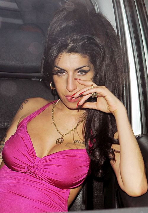 Amy Winehouse Say Rượu Hát “ngọng Líu Ngọng Lô” Trên Sân Khấu